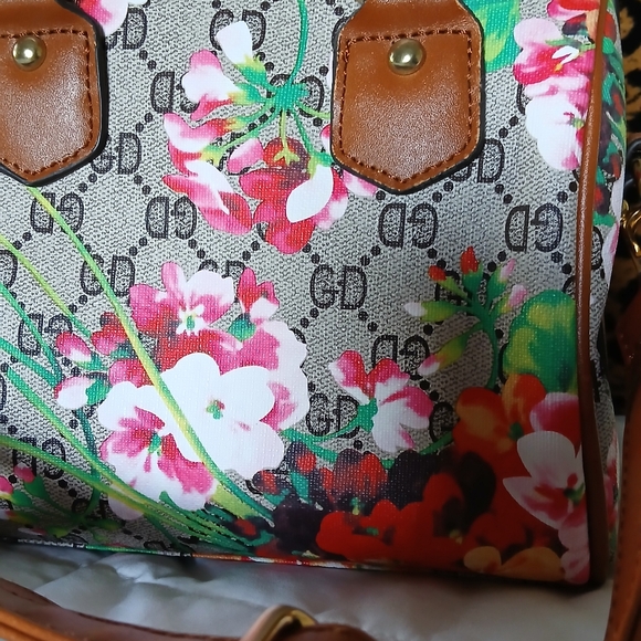 Small Floral Handbag - Picture 6 of 9